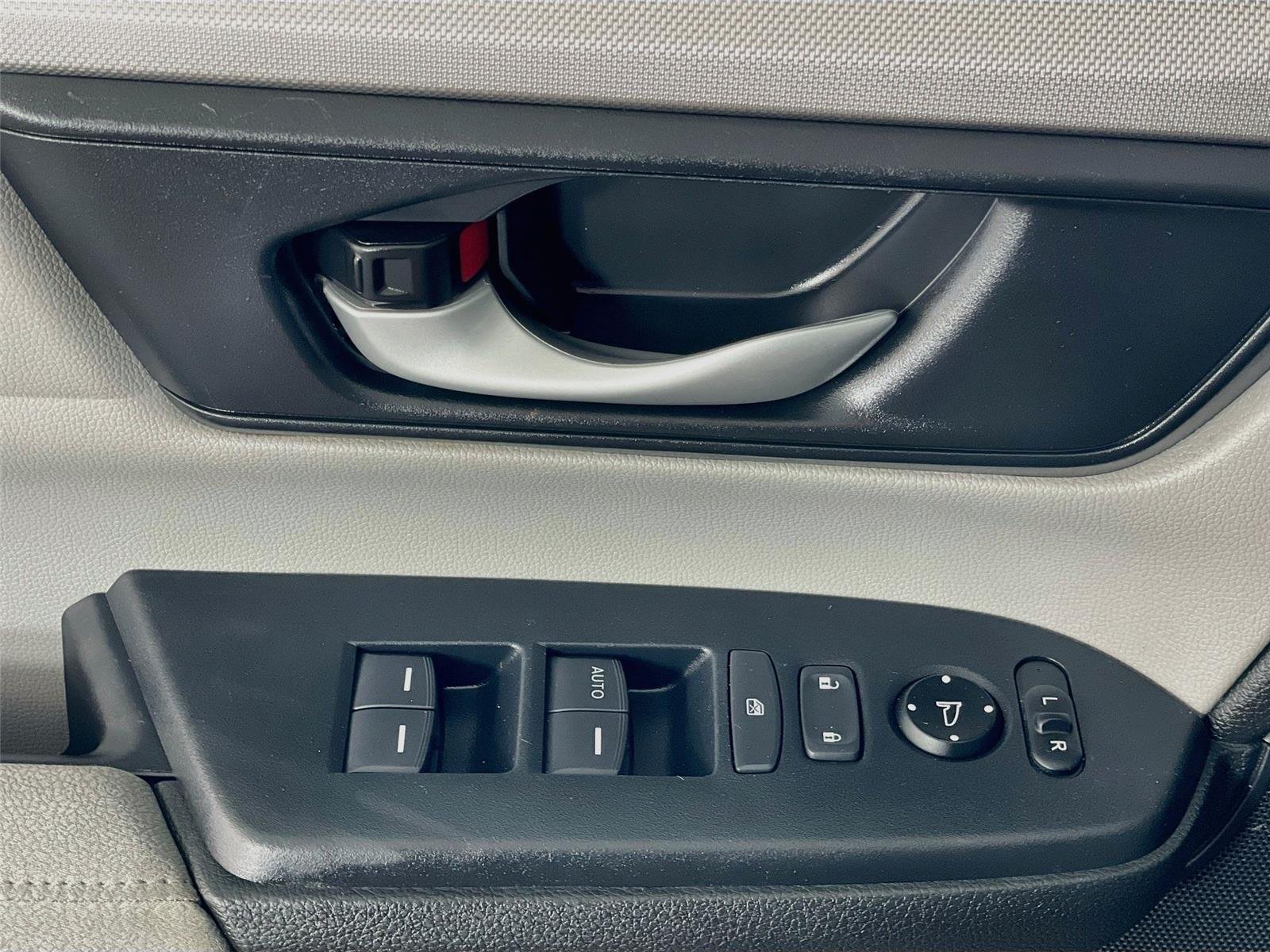 Used 2019 Honda CR-V LX image 23