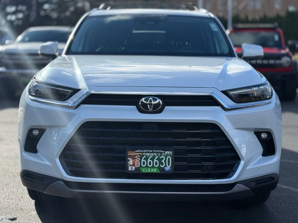 Used 2024 Toyota Grand Highlander Limited image 8