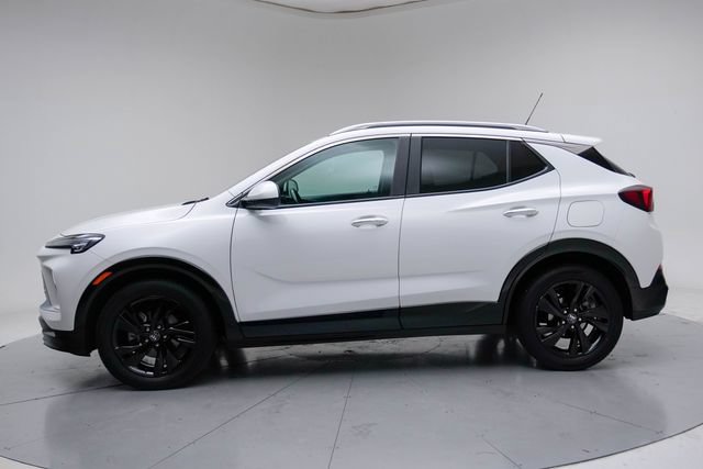 Used 2024 Buick Encore GX Sport Touring FWD image 3