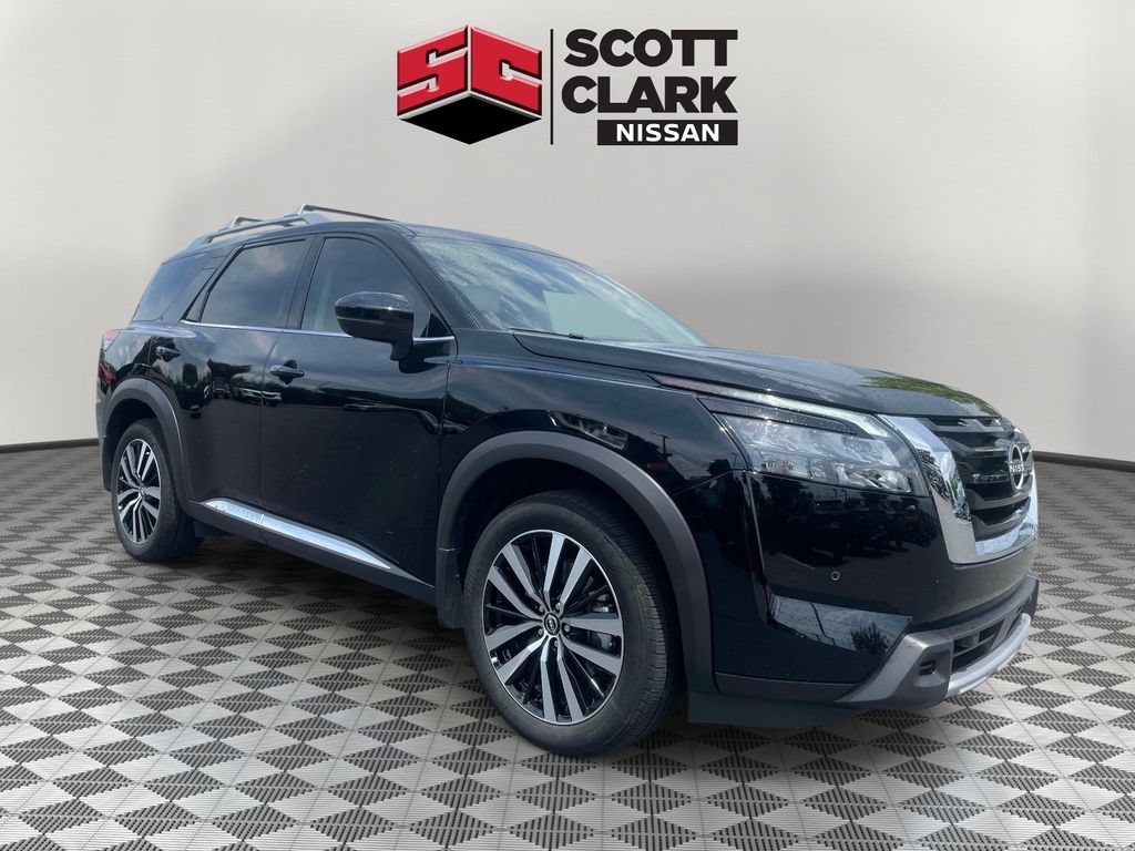 Used 2025 Nissan Pathfinder Platinum FWD image 1