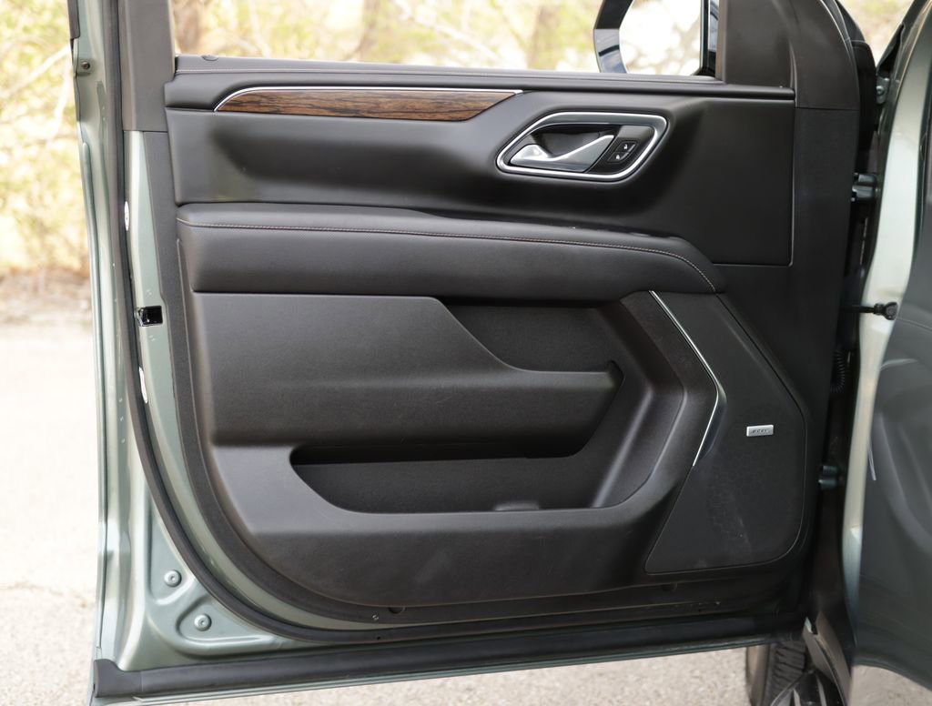 Used 2023 Chevrolet Suburban Premier RWD image 23