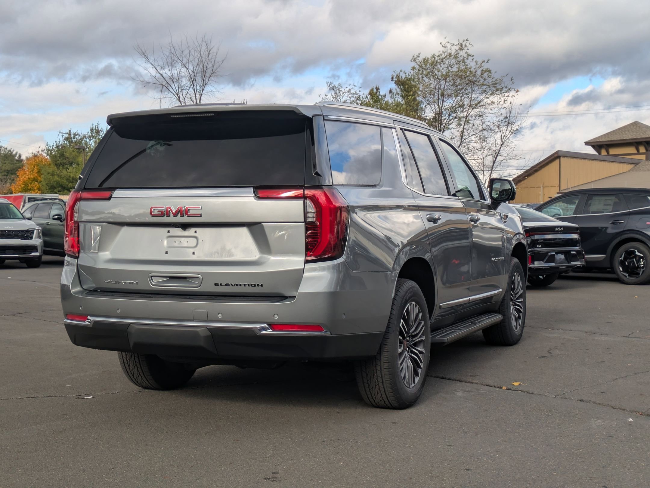 New 2026 GMC Yukon Elevation image 4