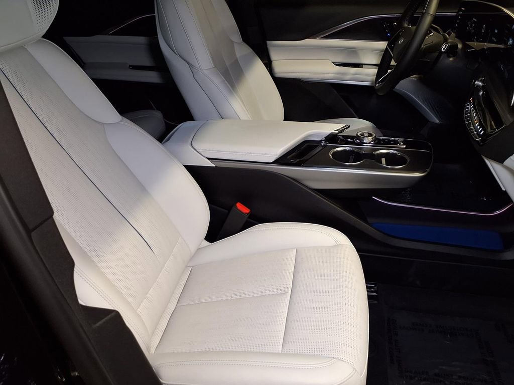 Certified 2024 Cadillac Lyriq Luxury RWD image 20