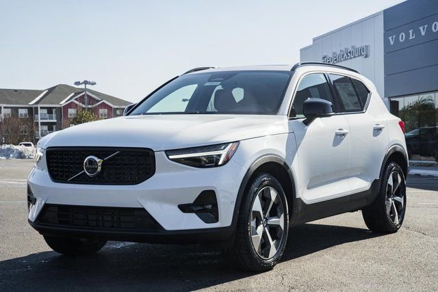 New 2026 Volvo XC40 B5 Plus w/ Protection Package Premier image 3