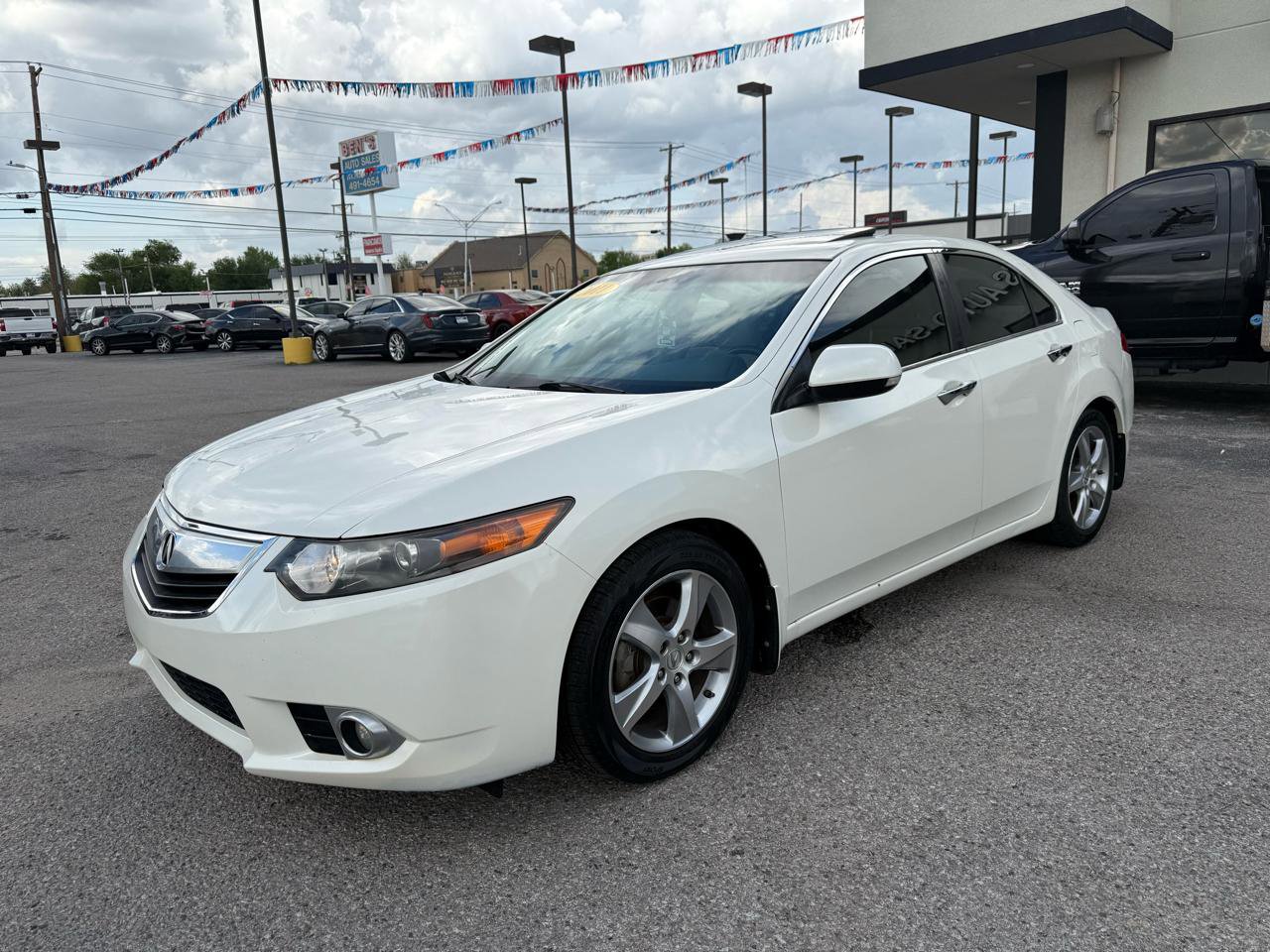 Used 2011 Acura TSX Sedan FWD image 2