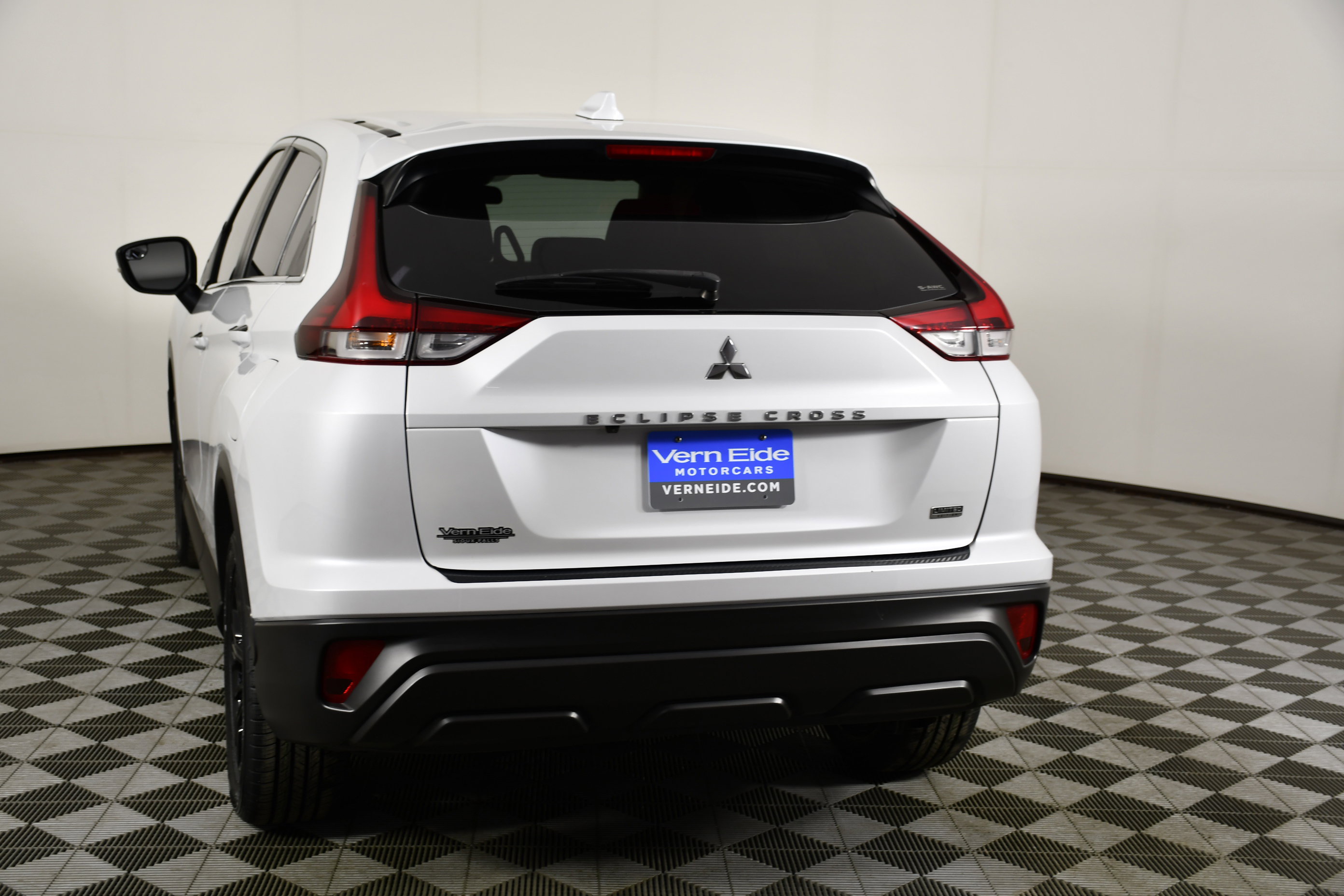 Used 2022 Mitsubishi Eclipse Cross LE image 7