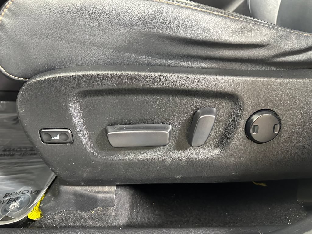 Used 2018 Toyota Highlander XLE AWD/4WD image 18
