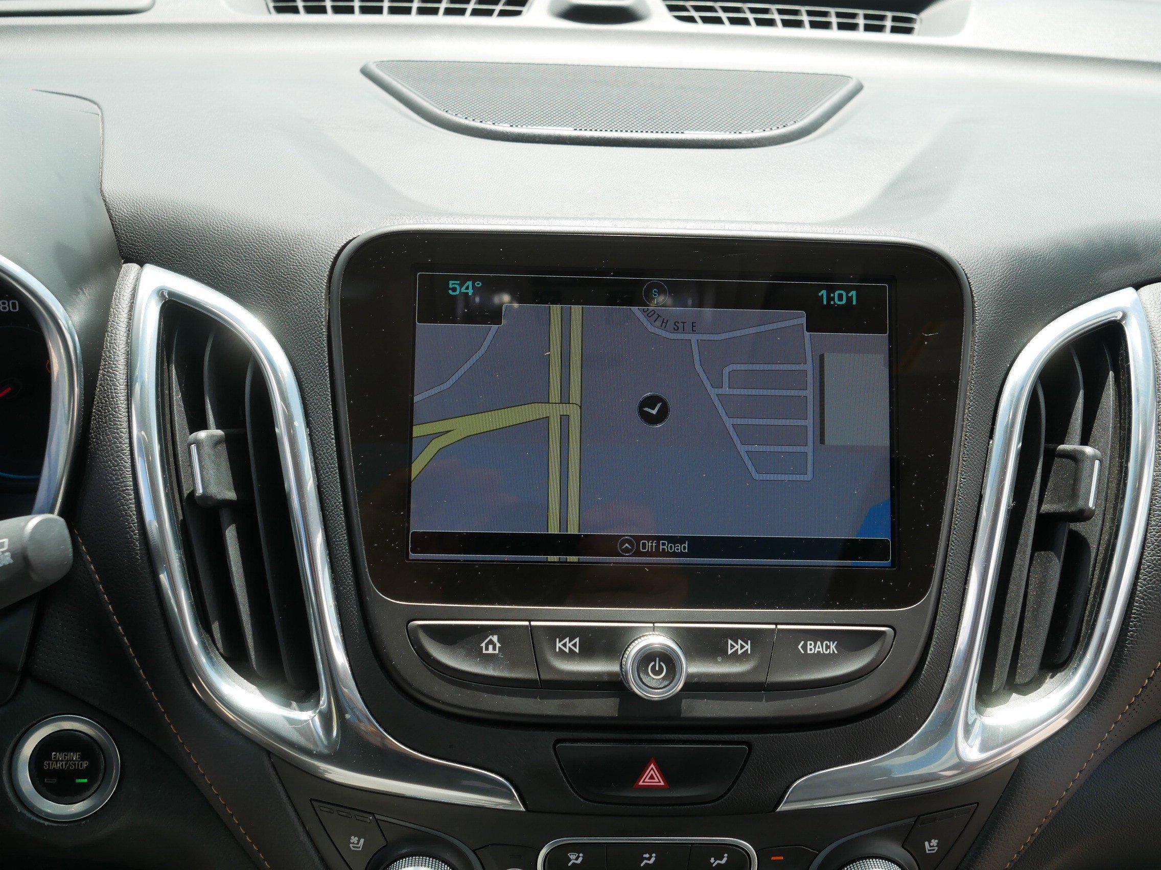 Used 2018 Chevrolet Equinox Premier AWD/4WD image 25
