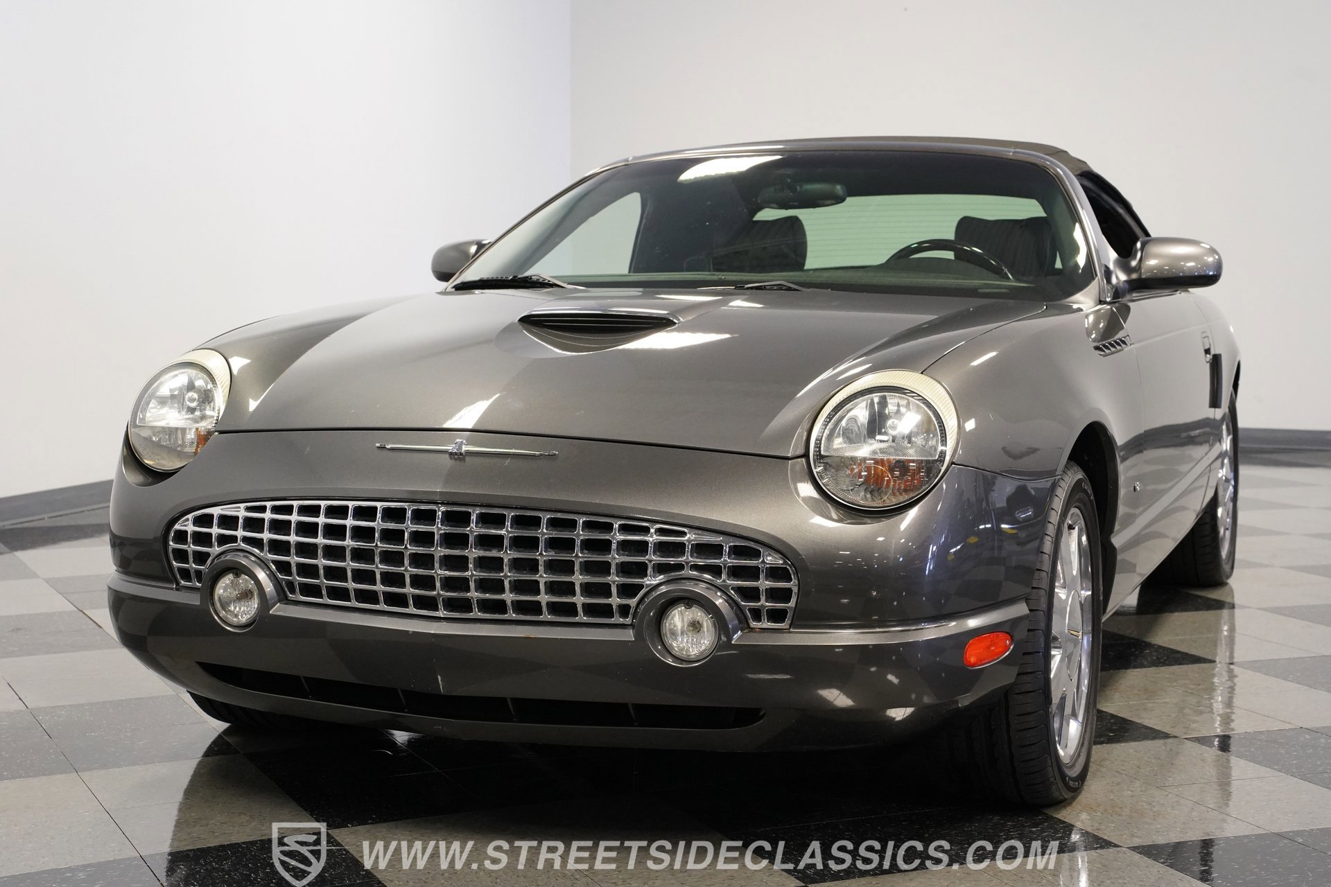 Used 2003 Ford Thunderbird image 19