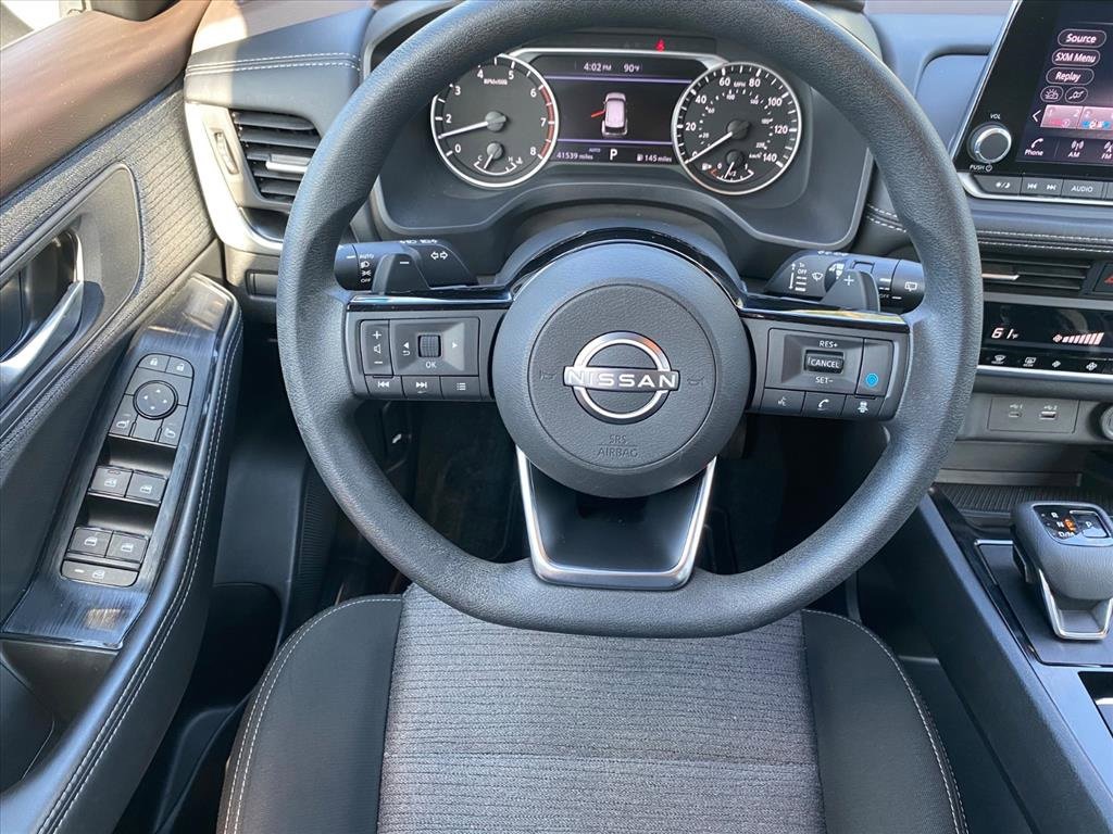 Used 2023 Nissan Rogue SV image 5