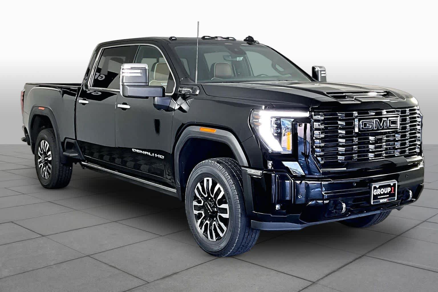 Certified 2025 GMC Sierra 2500 Denali Ultimate AWD/4WD image 3