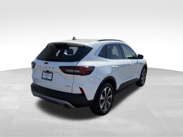 Used 2024 Ford Escape Platinum image 5