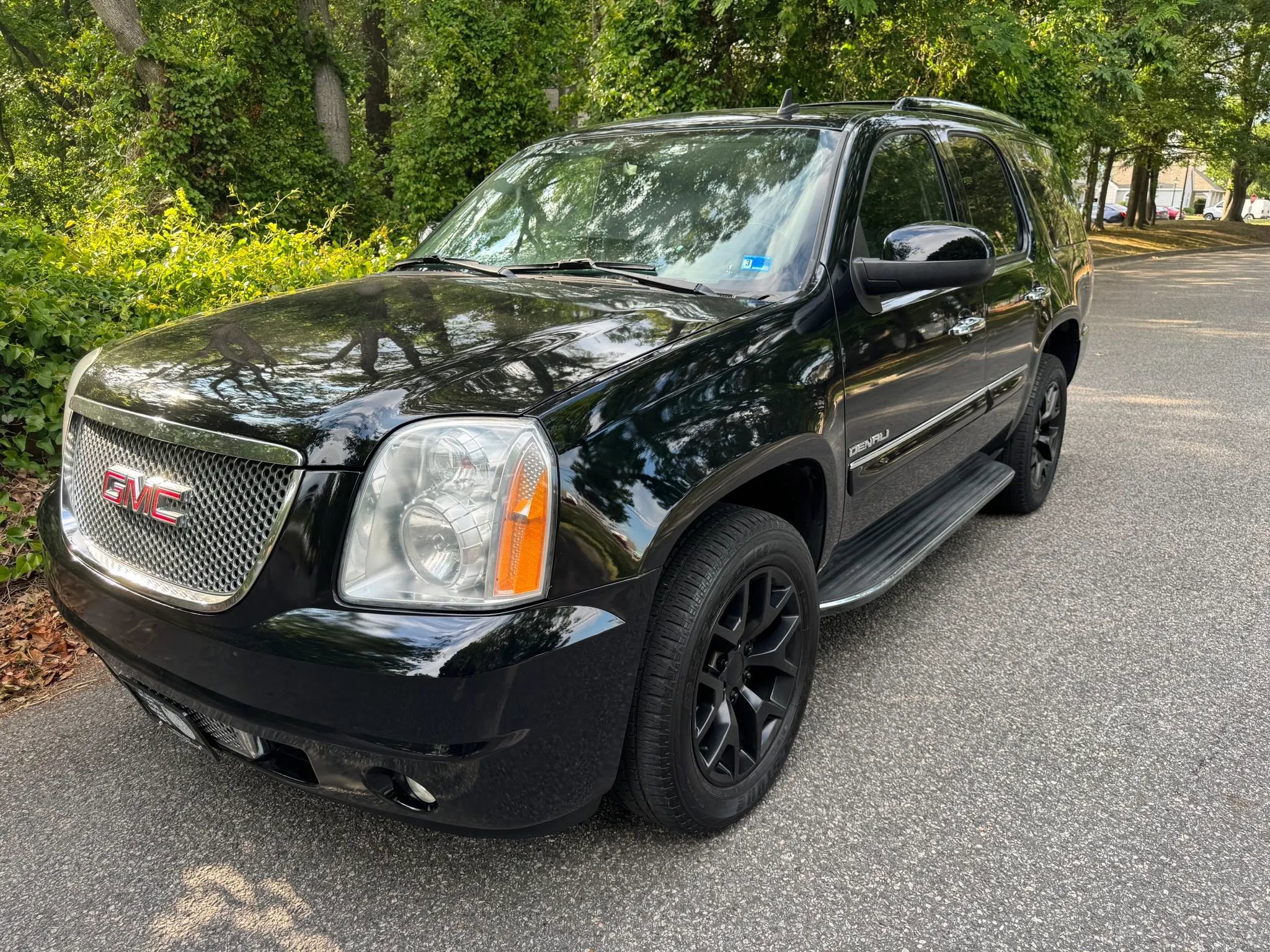Used 2008 GMC Yukon Denali AWD/4WD image 5
