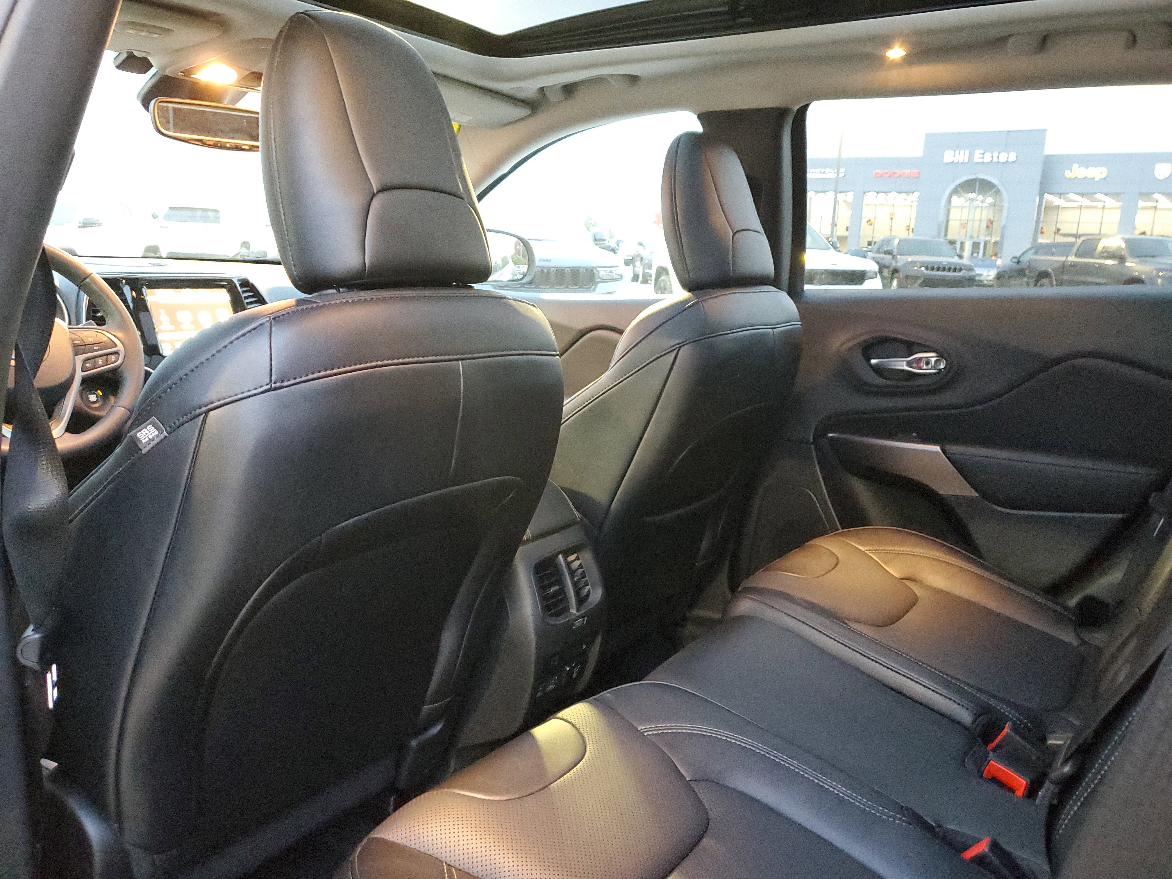 Used 2022 Jeep Cherokee Limited w/ Elite Package image 11