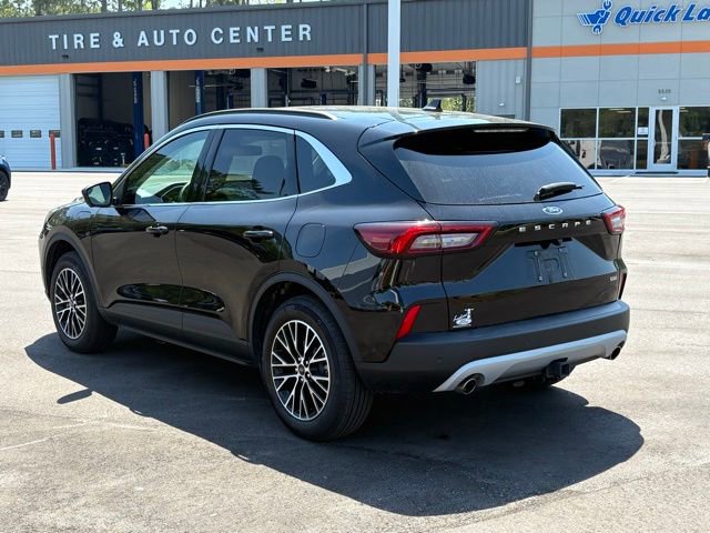 Used 2024 Ford Escape SE w/ PHEV Premium Package image 3