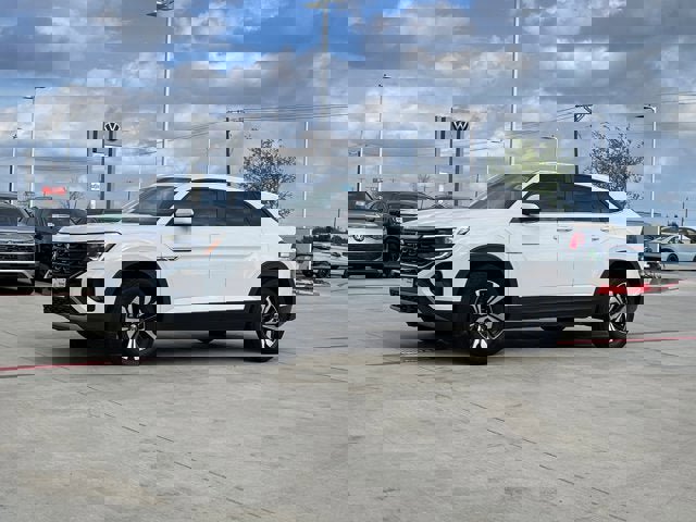 Used 2024 Volkswagen Atlas Cross Sport SE video 2