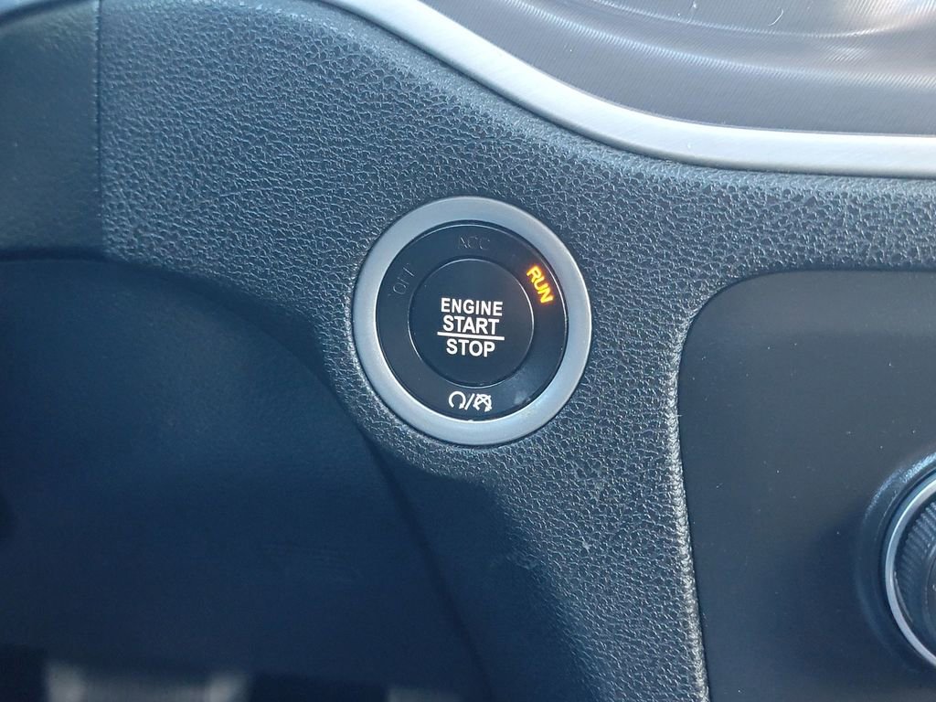 Certified 2022 Dodge Charger R/T w/ Blacktop Package image 31