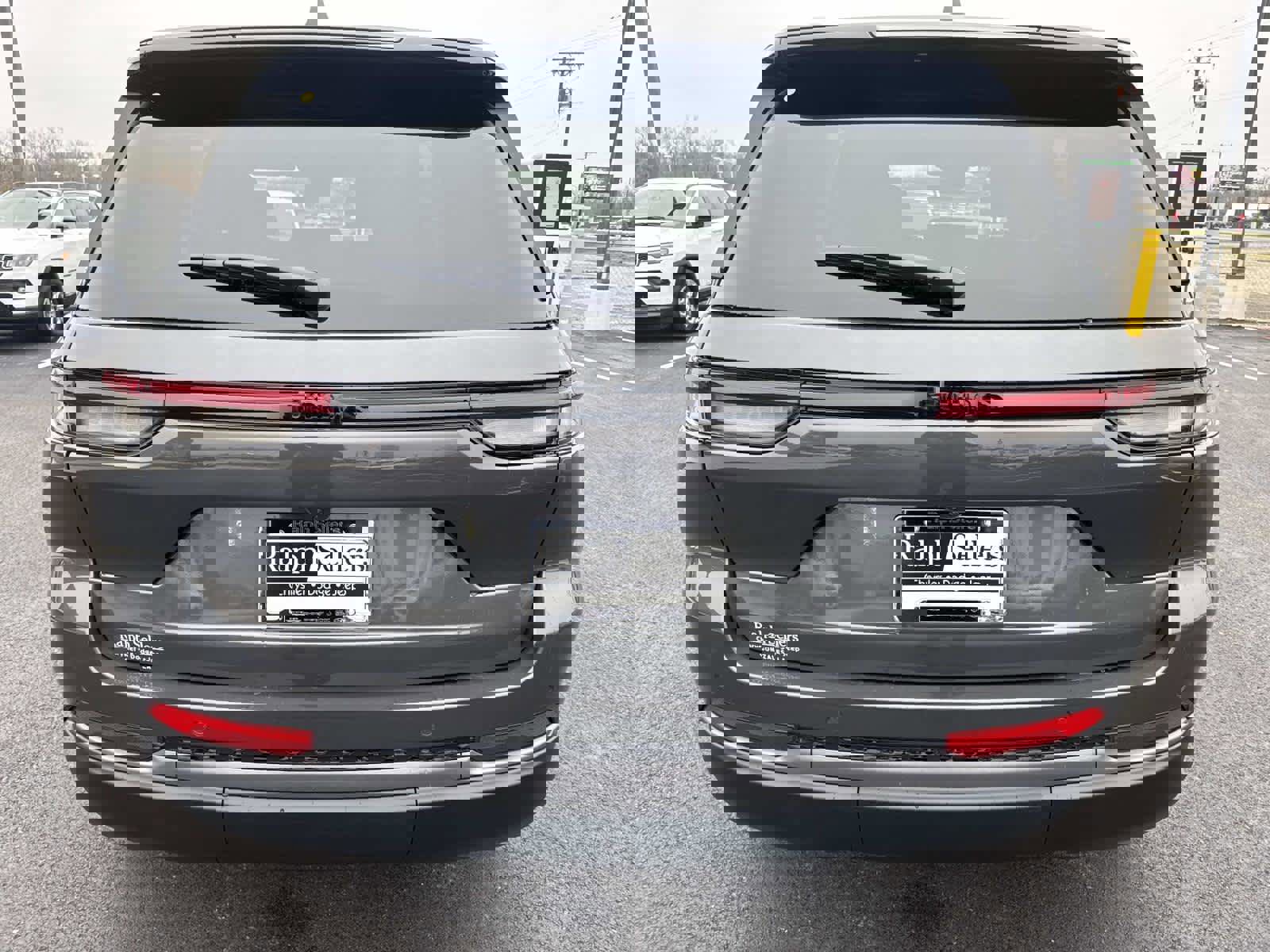 New 2026 Jeep Grand Cherokee Altitude image 5