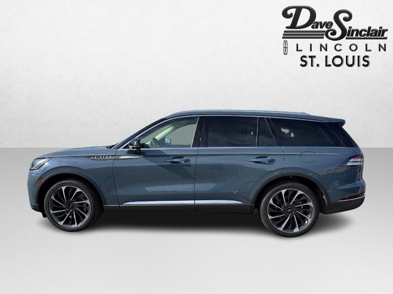 Certified 2025 Lincoln Aviator Reserve w/ Equipment Group 201A image 8
