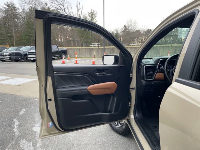 Used 2024 GMC Canyon AT4 w/ Canyon Safety Plus Package image 24