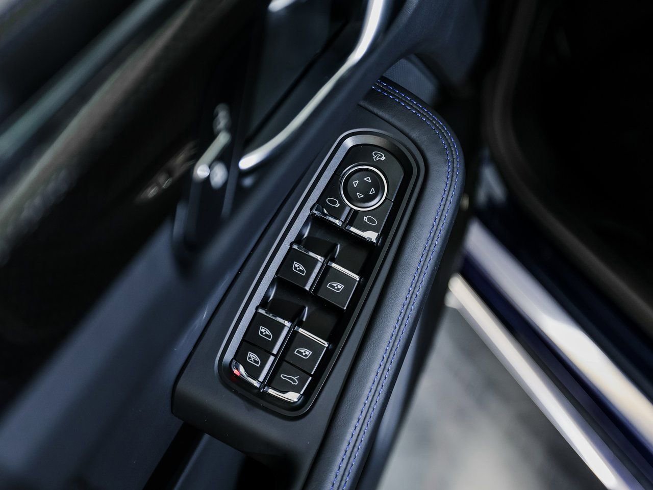 New 2026 Porsche Macan GTS AWD/4WD image 24