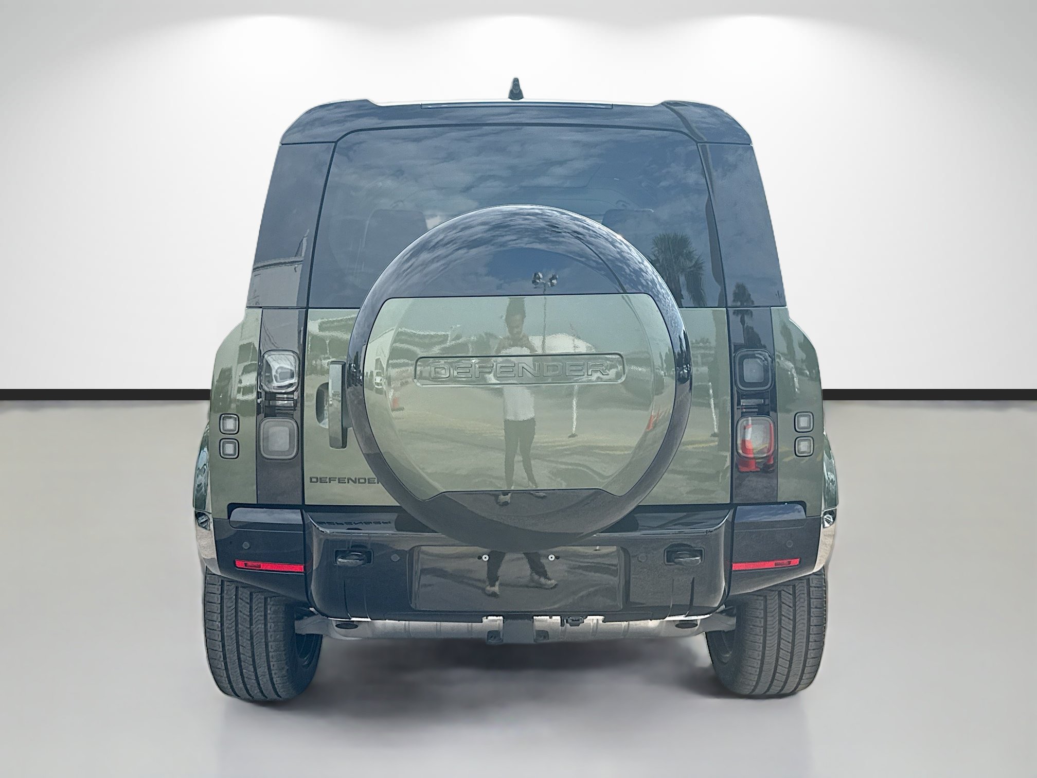 New 2026 Land Rover Defender 110 X-Dynamic SE AWD/4WD image 4
