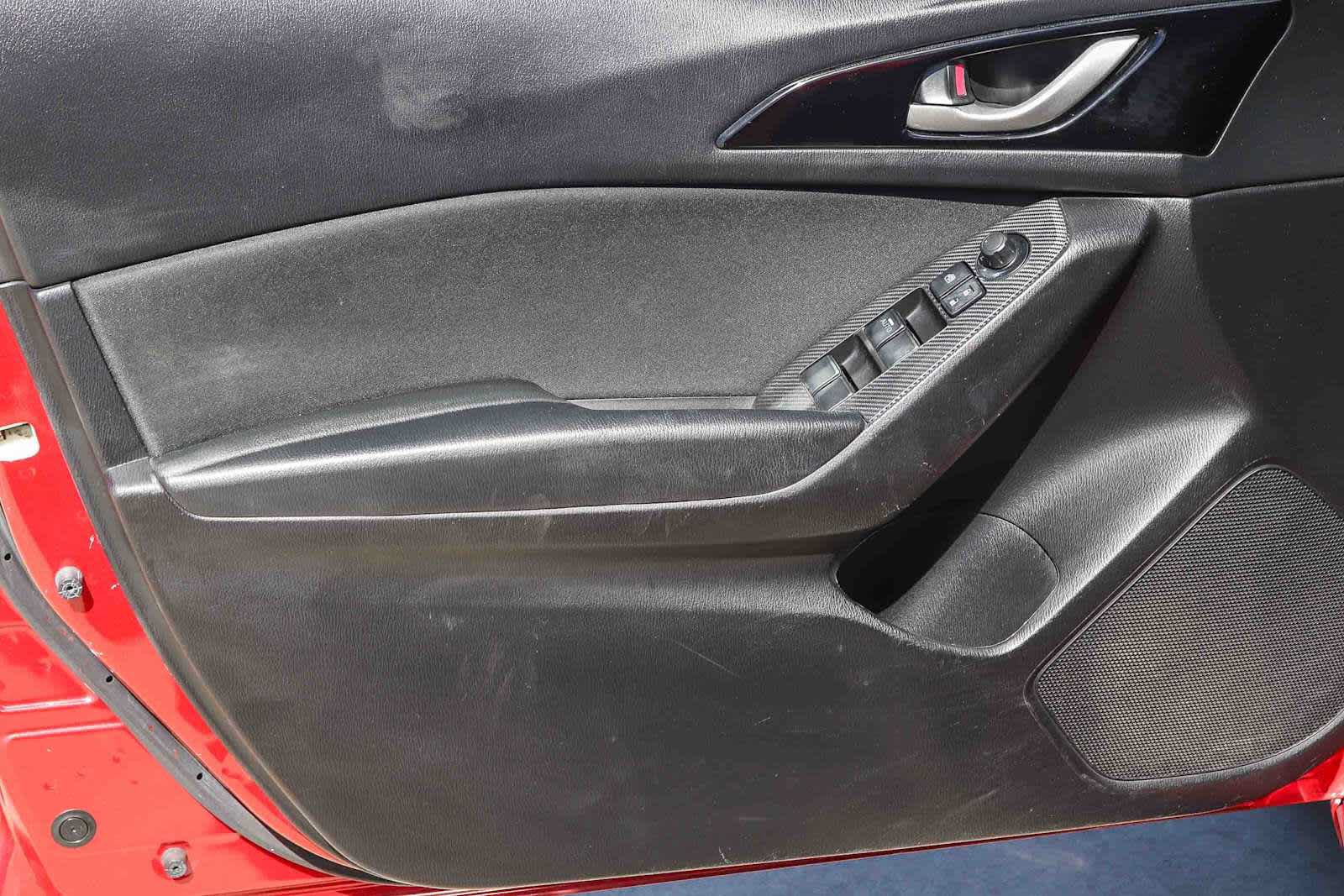 Used 2016 MAZDA MAZDA3 i Sport FWD image 23