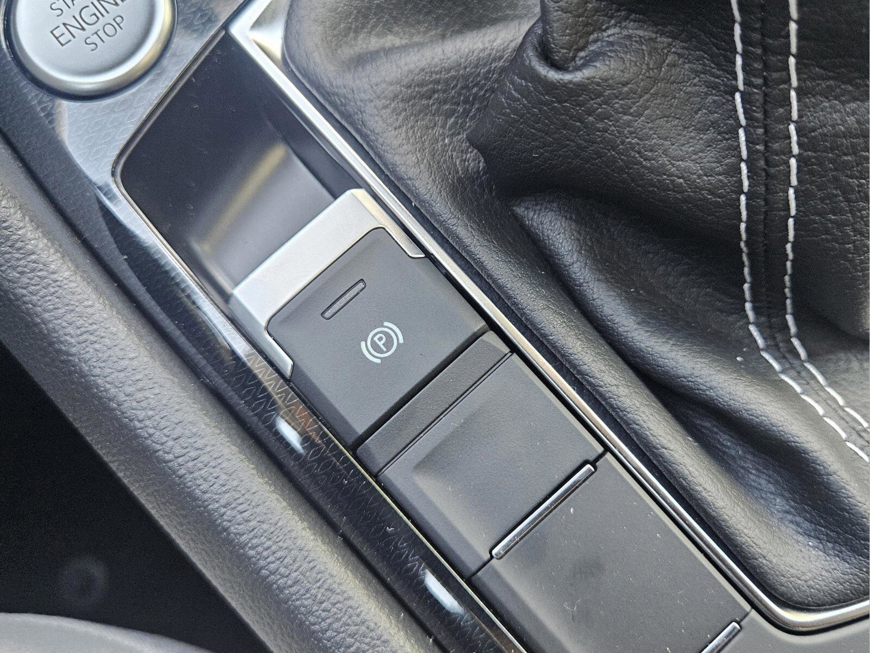 New 2025 Volkswagen Taos SE image 24