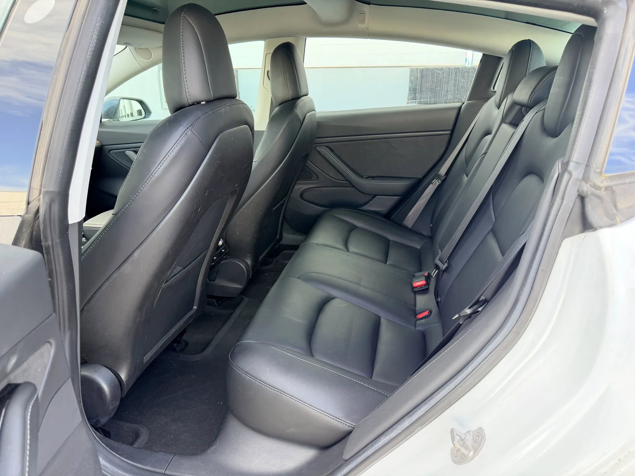 Used 2018 Tesla Model 3 Long Range image 11