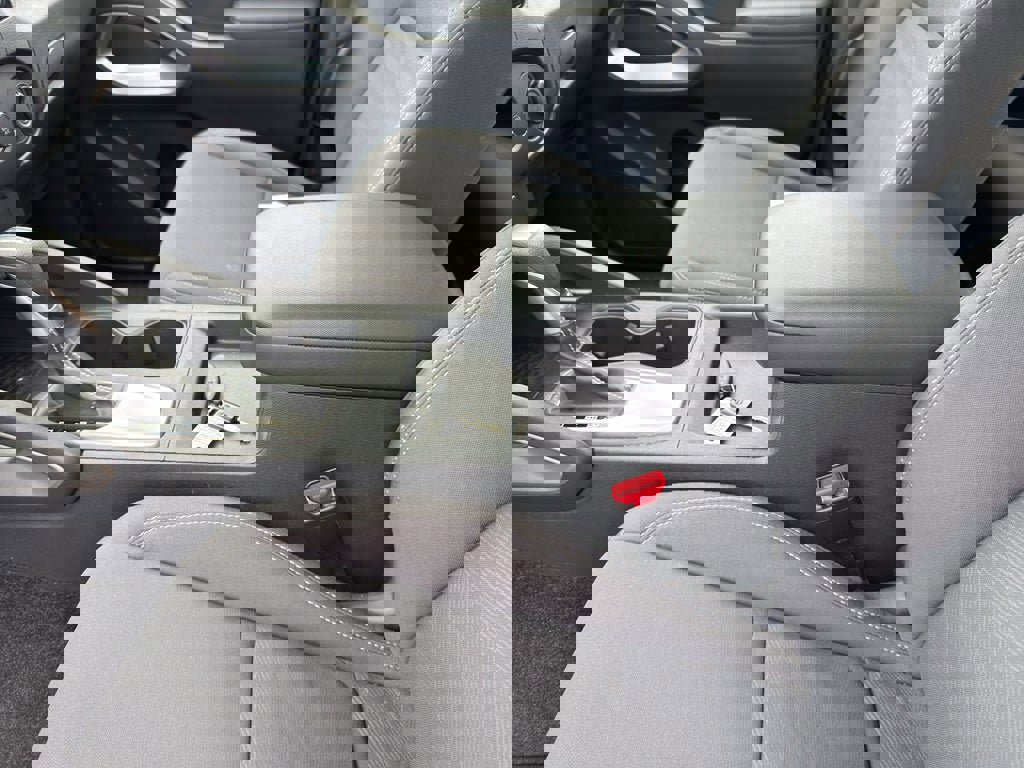 Used 2024 Nissan Frontier SV image 14