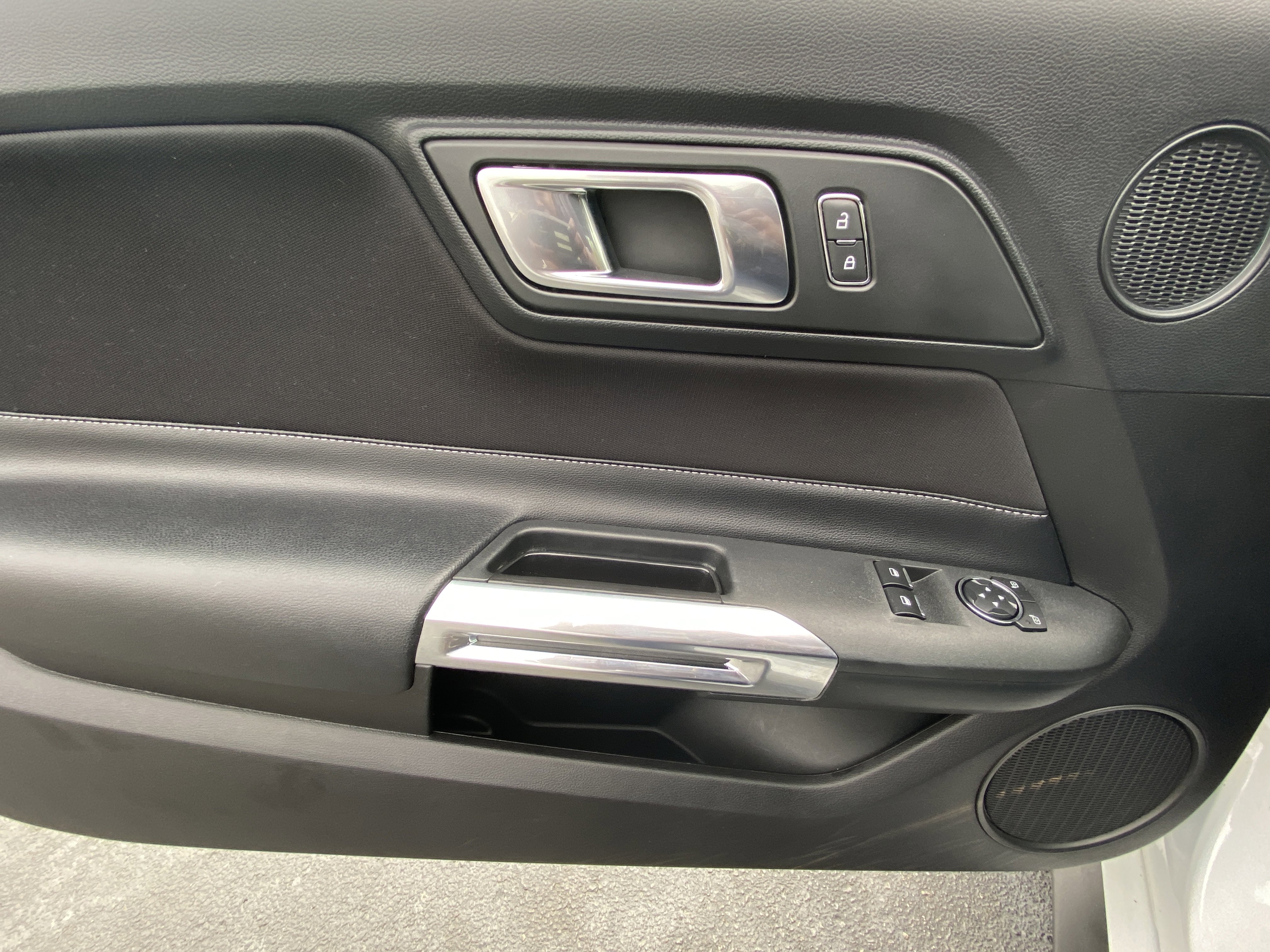 Used 2022 Ford Mustang GT w/ Equipment Group 301A image 9