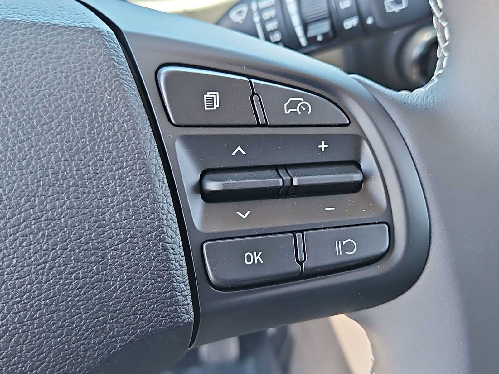 Used 2026 Hyundai Venue SEL FWD image 23