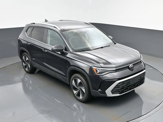 Used 2025 Volkswagen Taos SE image 19