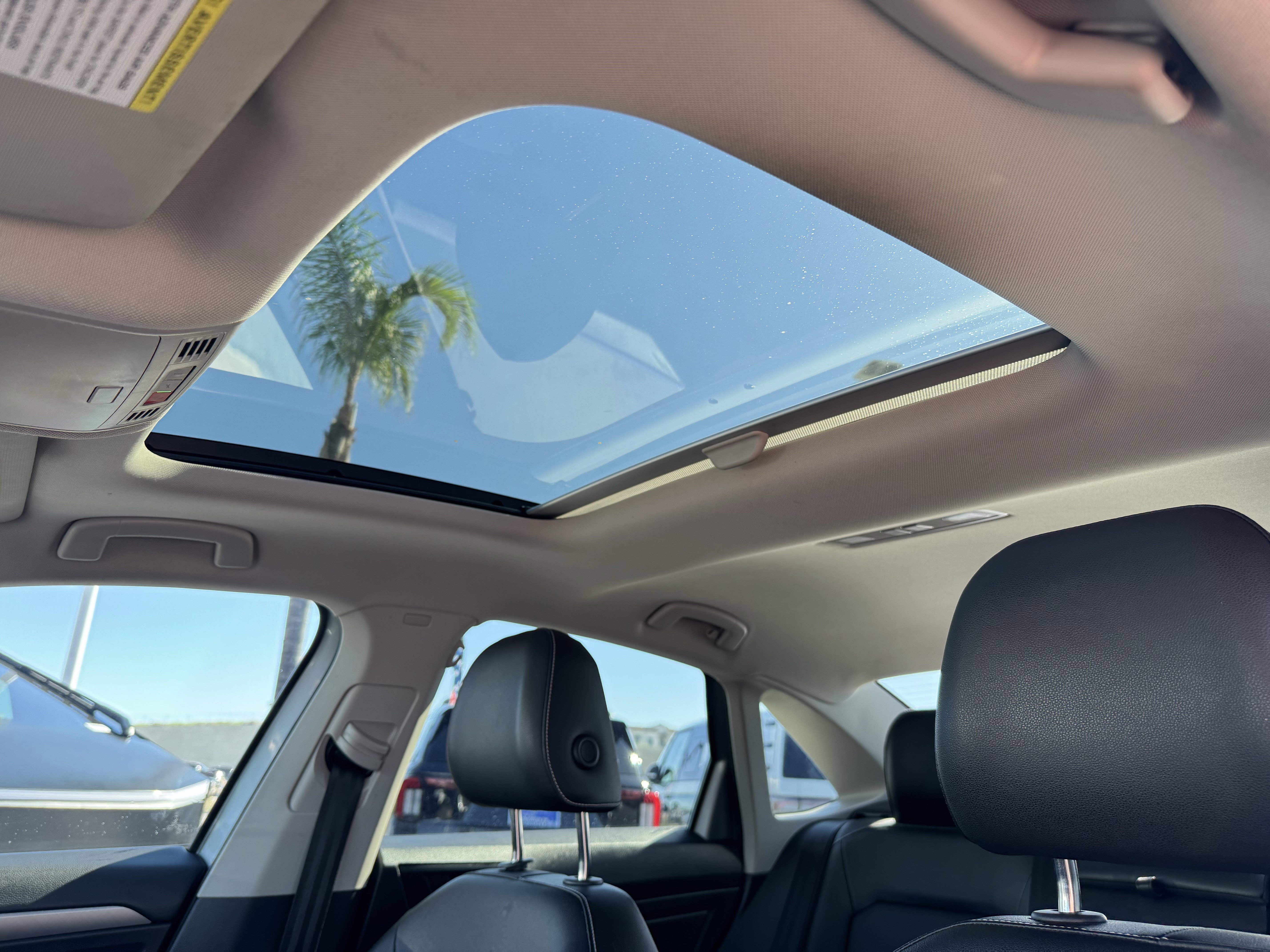 Used 2022 Volkswagen Jetta SE w/ Panoramic Sunroof Package image 31