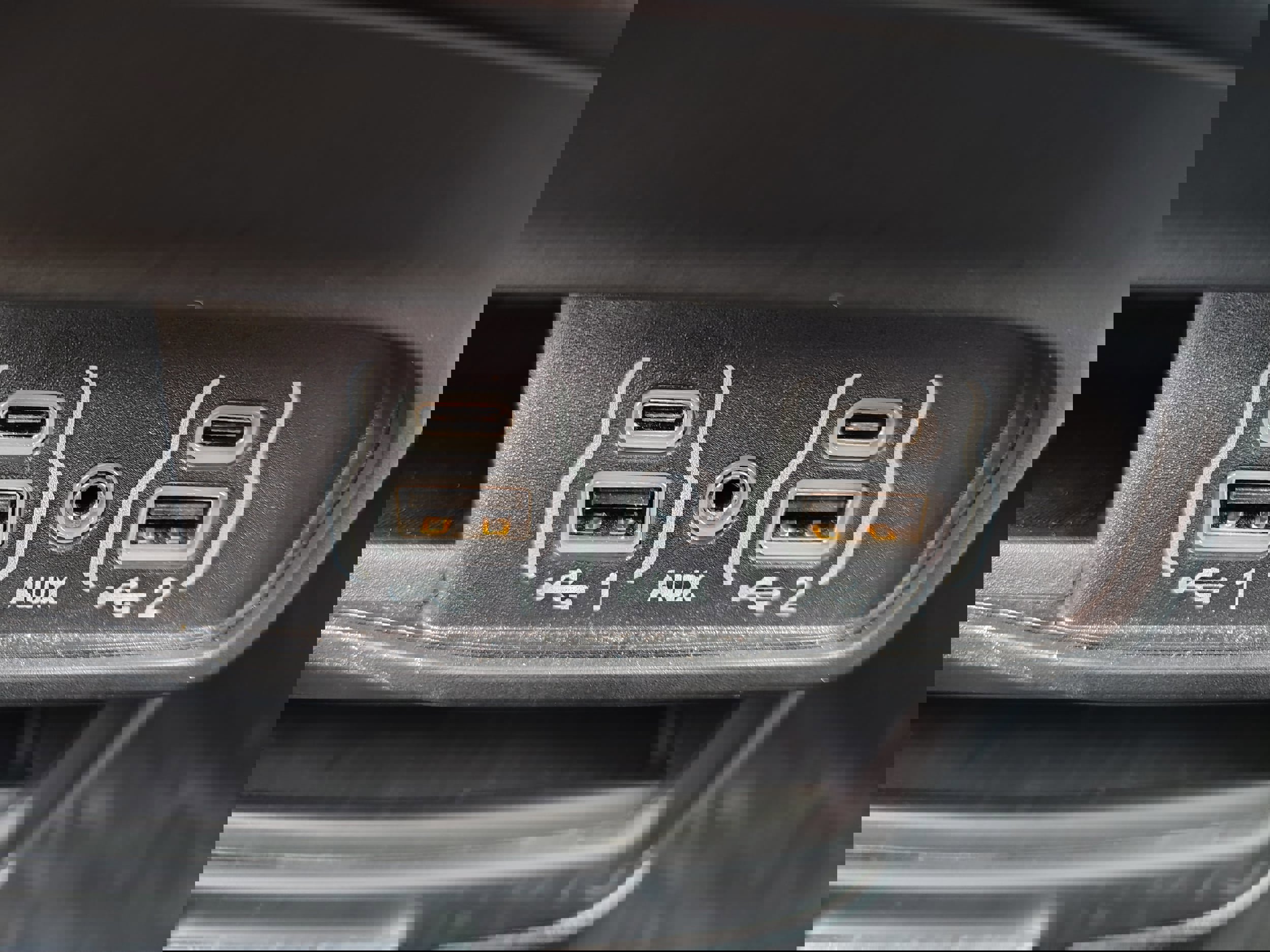 Used 2025 Chrysler Pacifica Select image 36