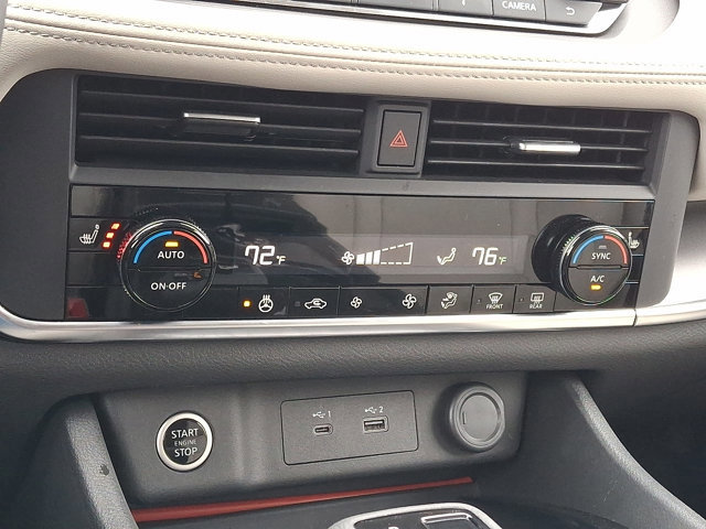 Used 2023 Nissan Rogue SV w/ SV Premium B Package image 17