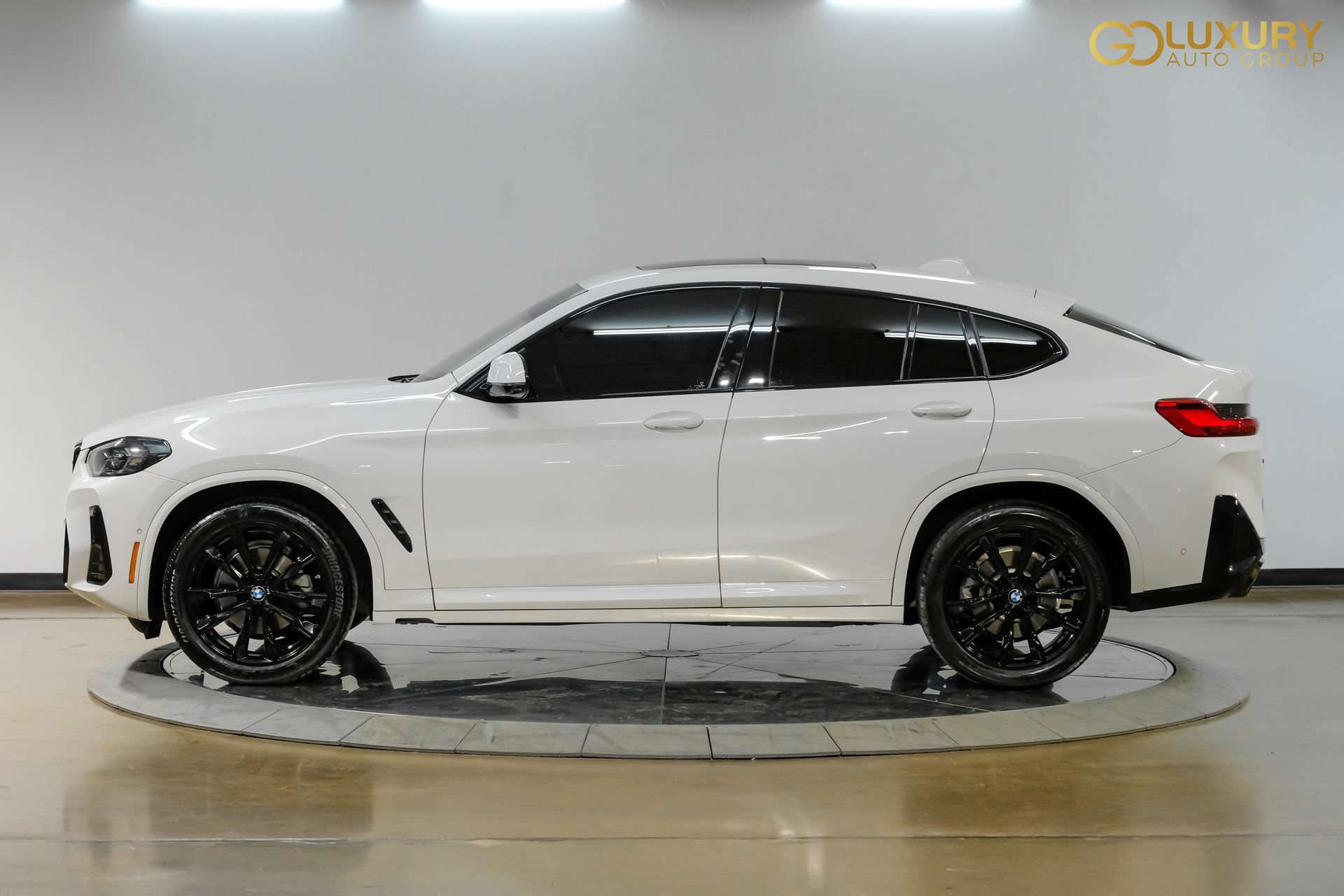 Used 2025 BMW X4 xDrive30i w/ Premium Package AWD/4WD image 13