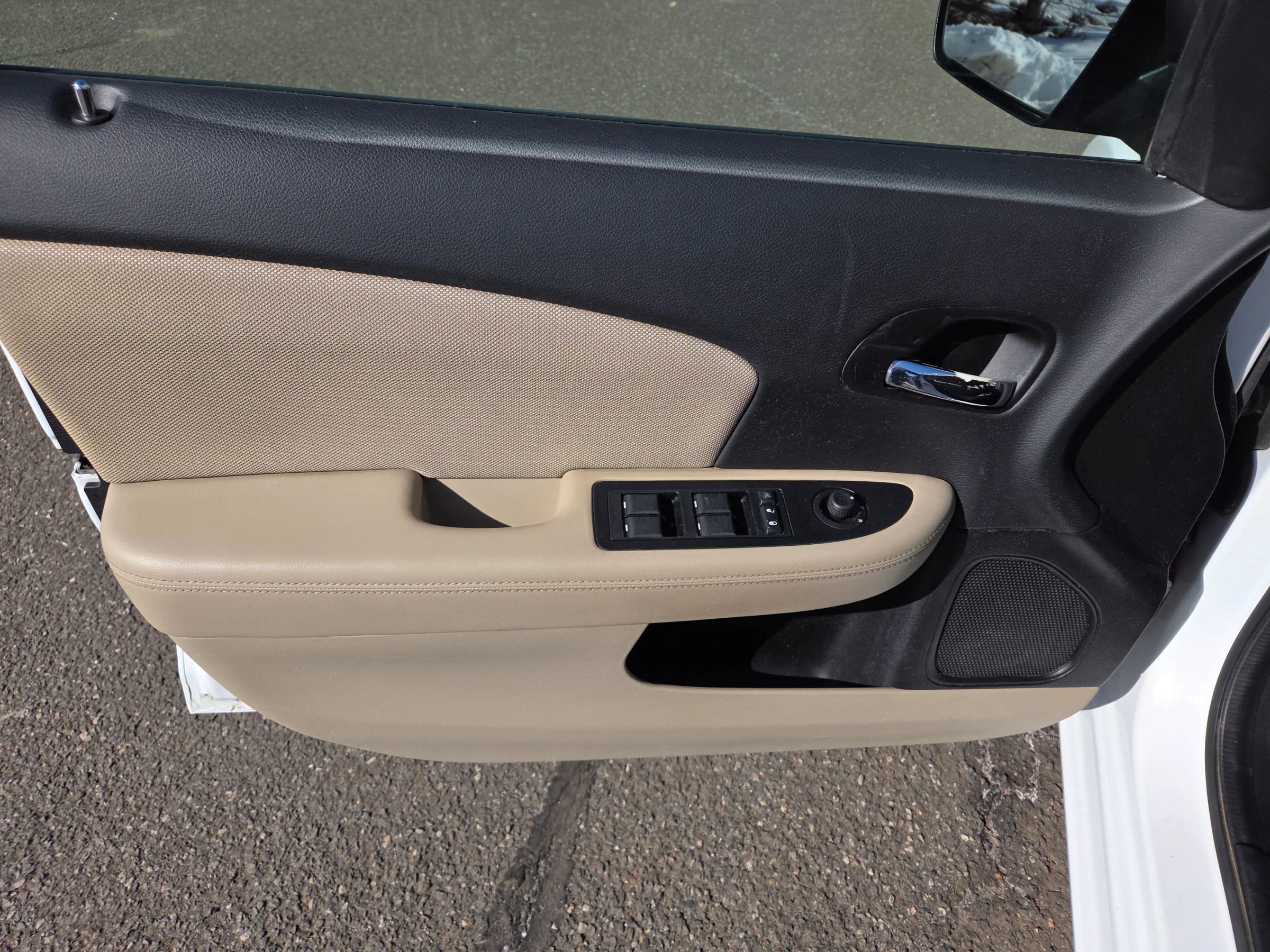 Used 2013 Dodge Avenger SE FWD image 9