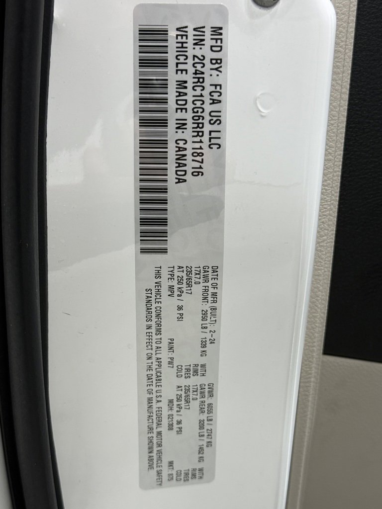 Used 2024 Chrysler Voyager LX image 28