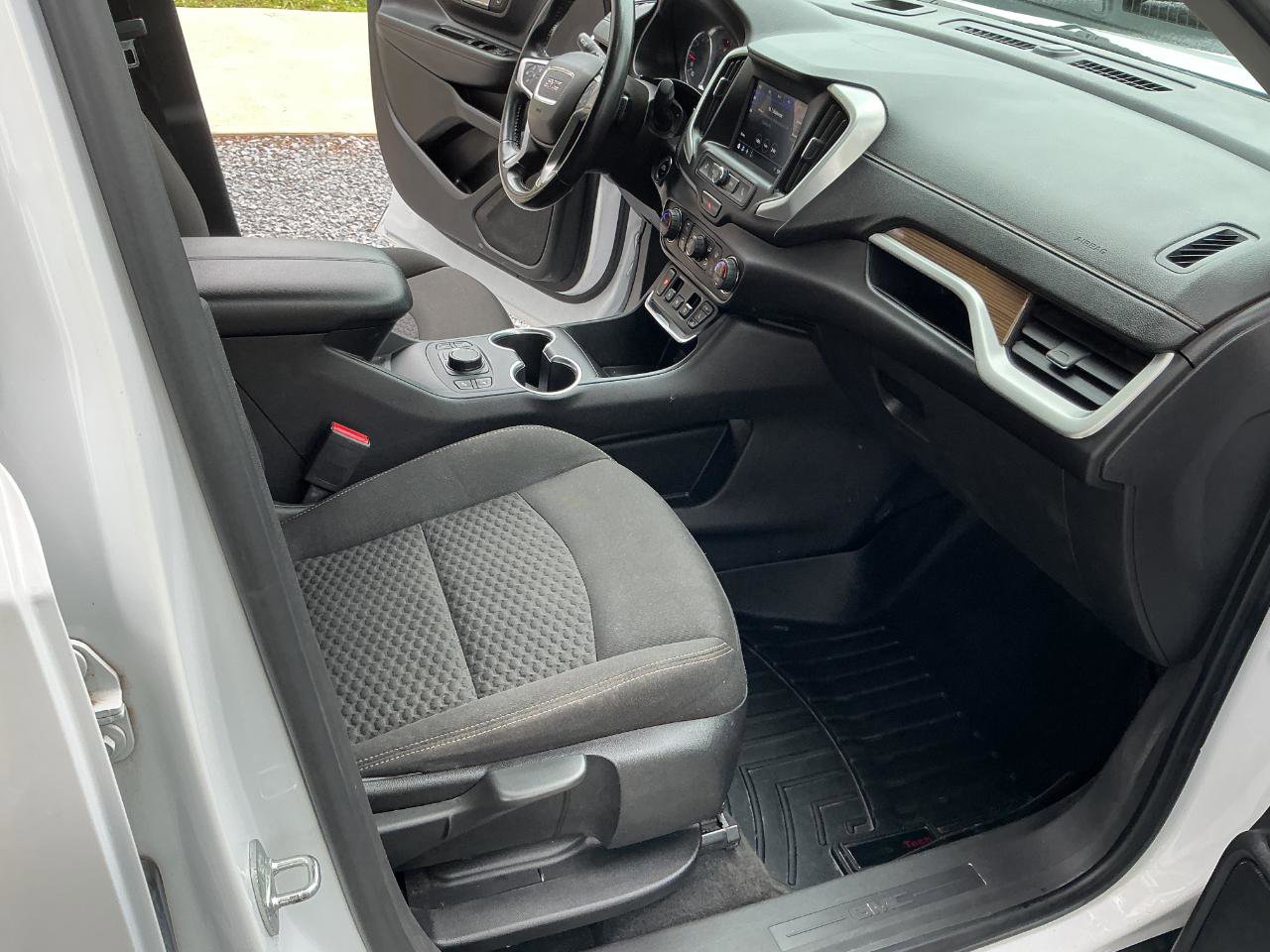 Used 2020 GMC Terrain SLE w/ Driver Convenience Package FWD image 22