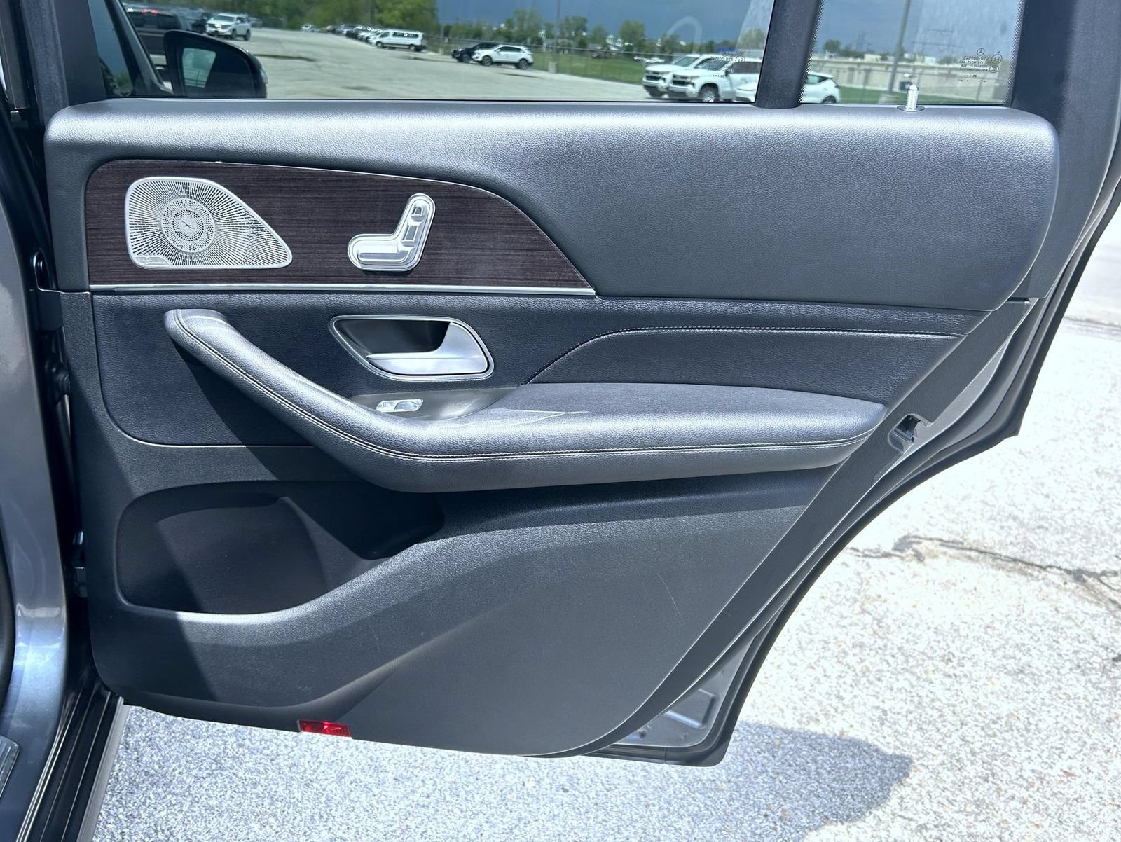 Used 2021 Mercedes-Benz GLS 450 4MATIC image 22