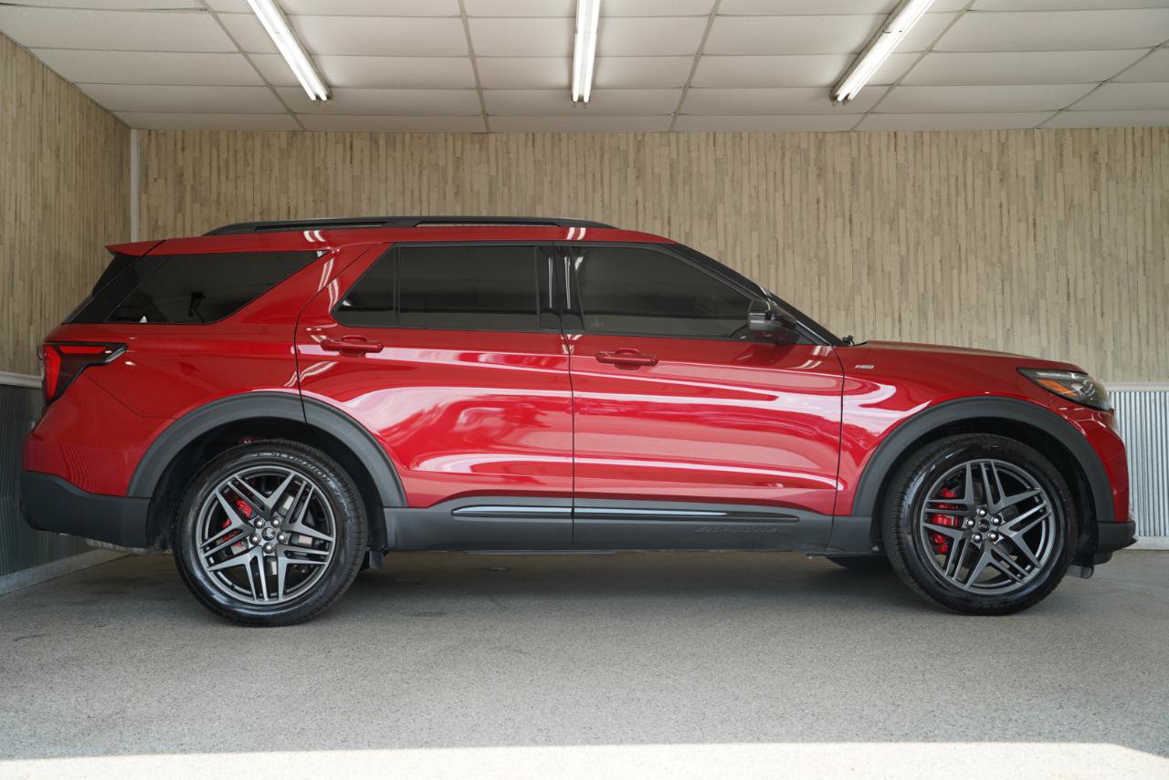 Used 2026 Ford Explorer ST-Line w/ ST-Line Street Pack RWD image 6