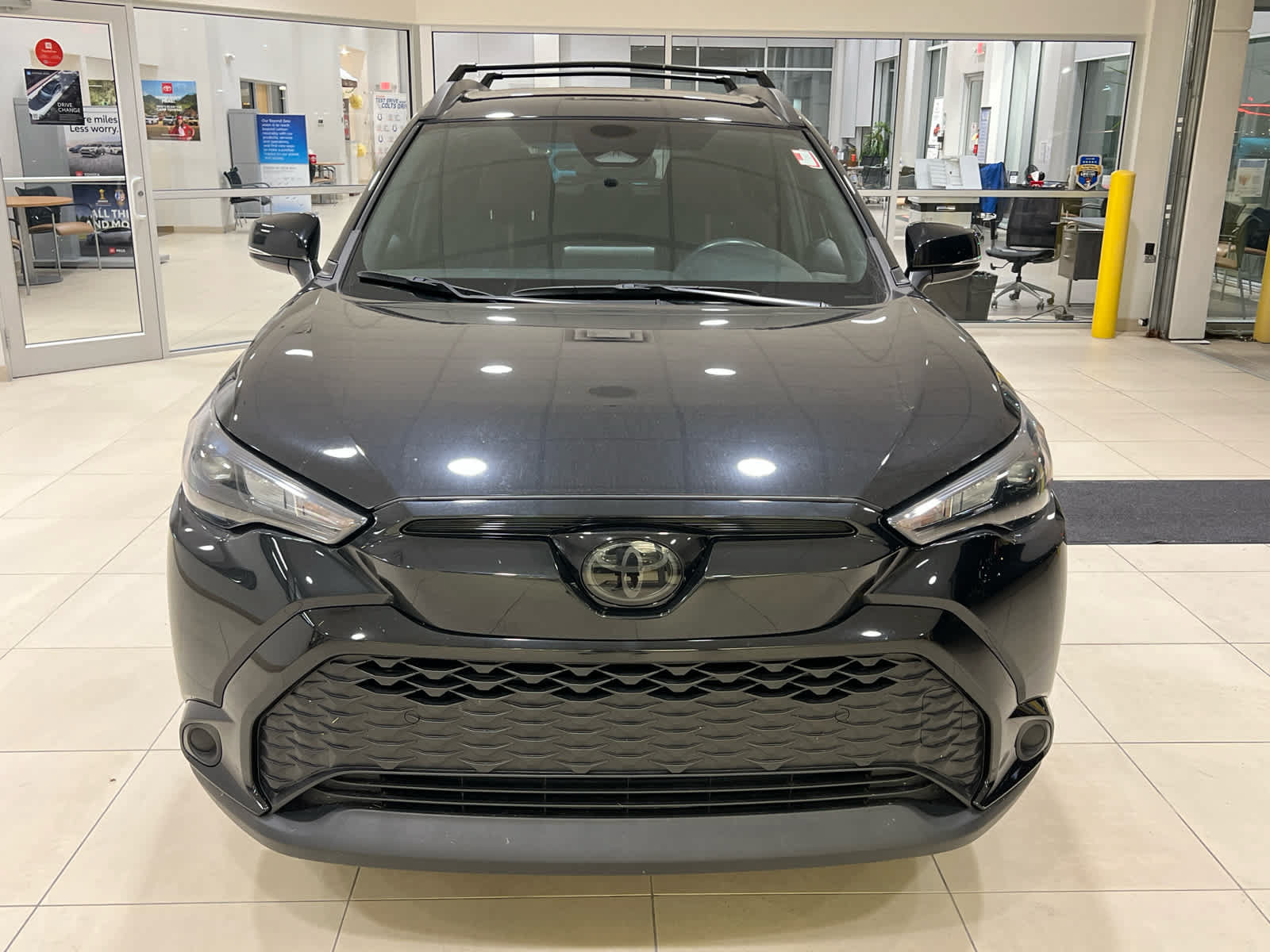 Used 2024 Toyota Corolla Cross AWD Hybrid image 2