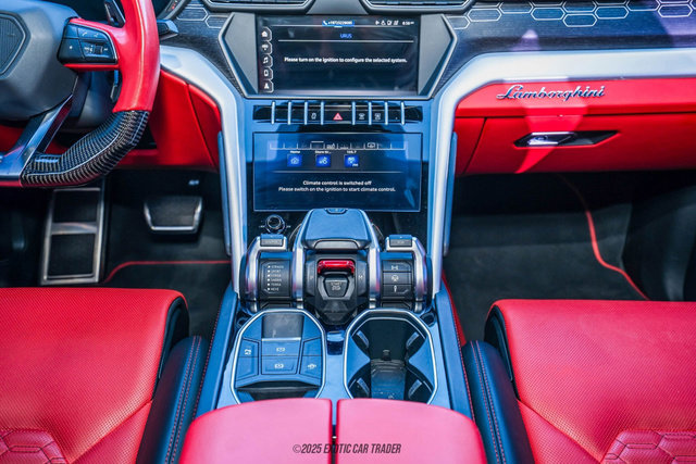 Used 2019 Lamborghini Urus image 25