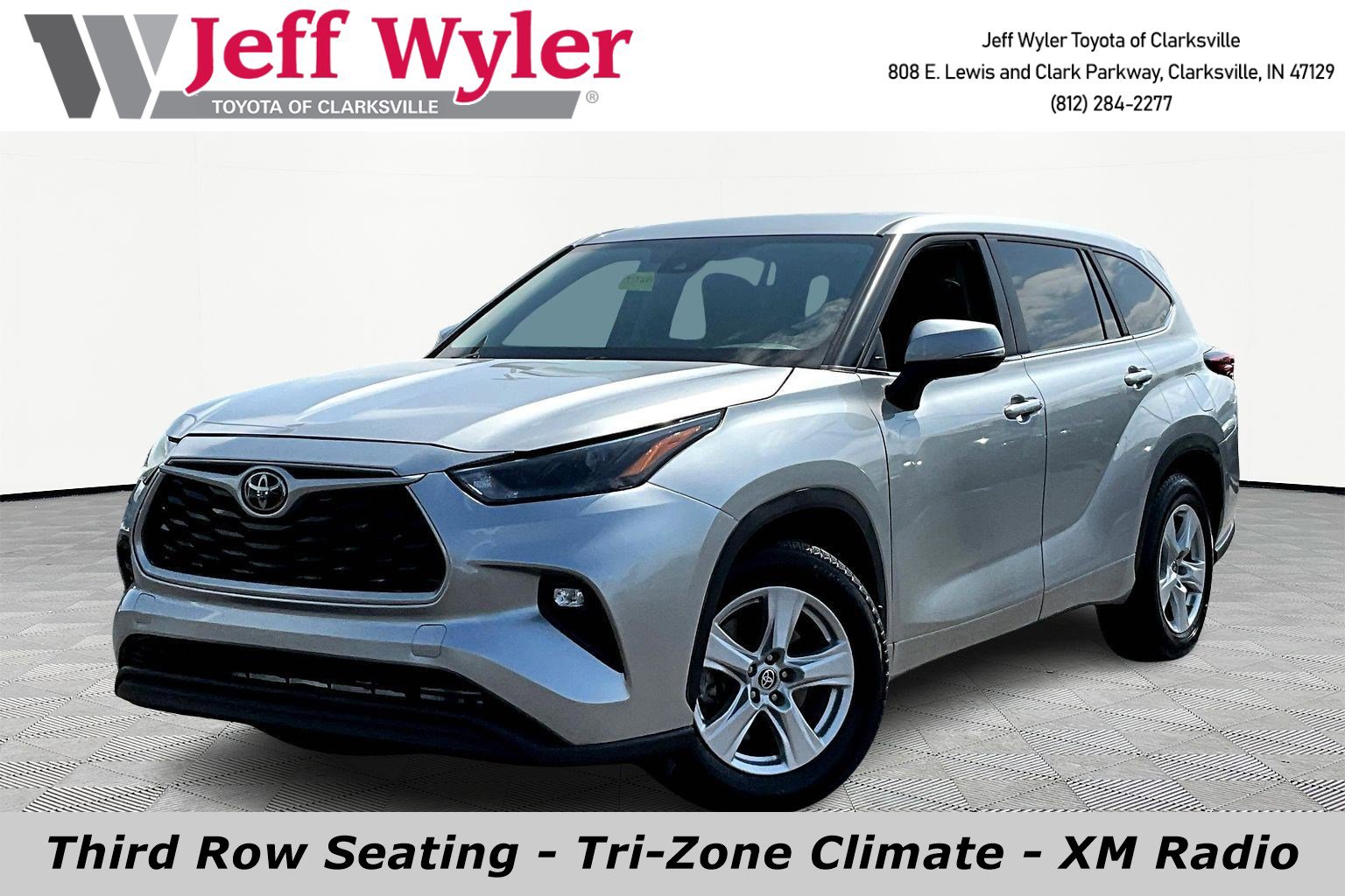 Used 2023 Toyota Highlander LE image 1