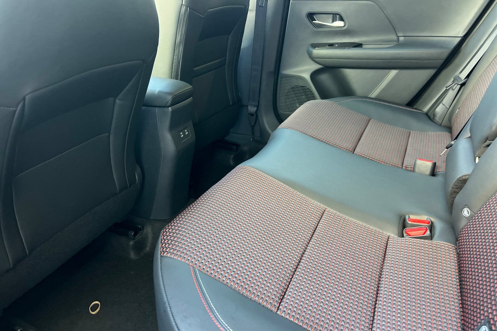 New 2027 Nissan Kicks SR FWD image 9