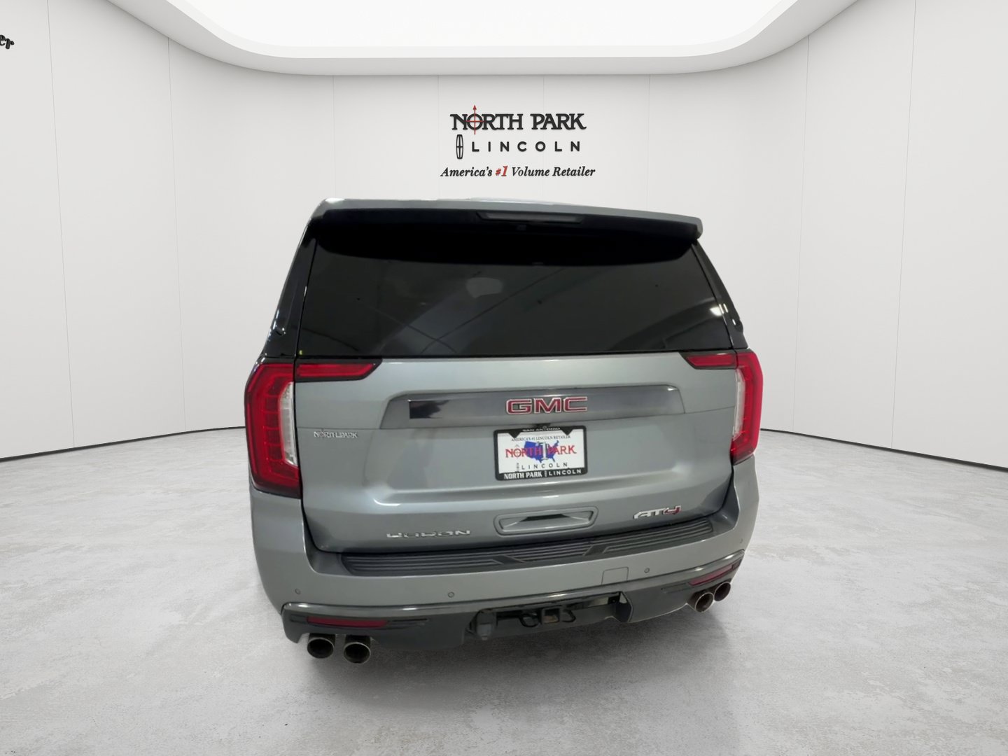 Used 2023 GMC Yukon XL AT4 w/ AT4 Premium Package AWD/4WD image 6