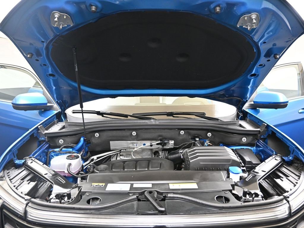 Certified 2025 Volkswagen Atlas Cross Sport SEL Premium R-Line image 9