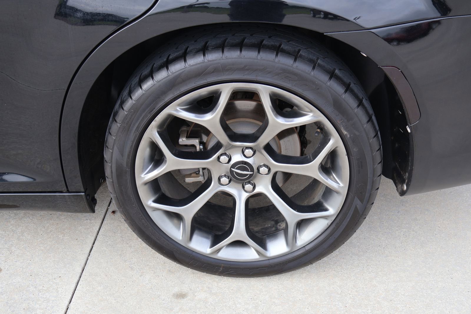 Used 2018 Chrysler 300 S RWD image 10