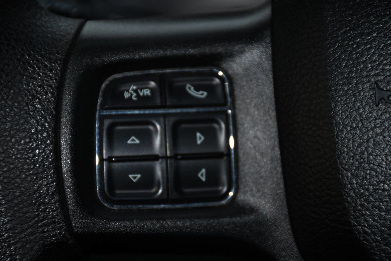 Used 2016 RAM 1500 Classic SLT image 28